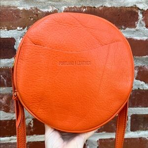 Portland Leather Goods Large Circle Crossbody Bag in Cape Coral